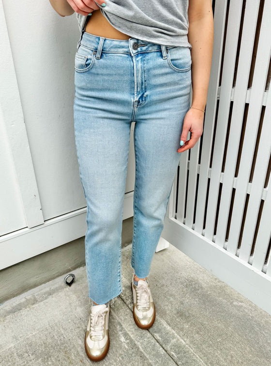 Hidden Tracy High Rise Straight Jean