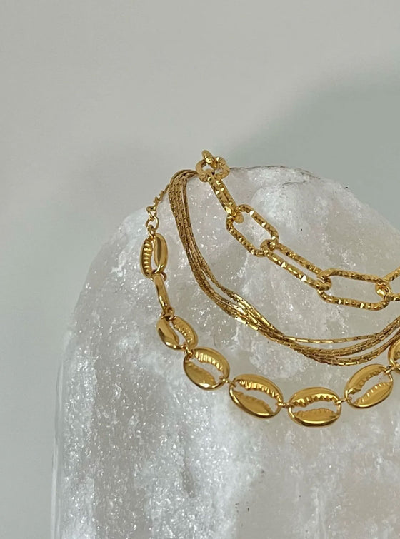Ellie Vail Demna Shell Bracelet