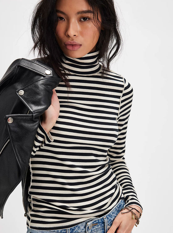 freepeoplegoodgoodturtlesstripeturlteneck