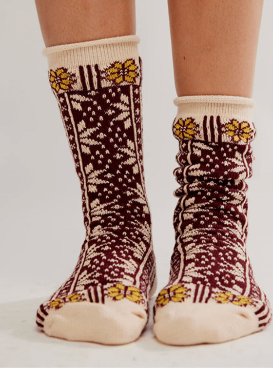 freepeoplenearlynordicsocks.