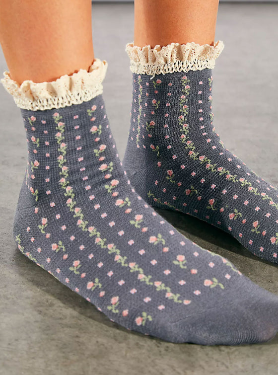 freepeoplerosebudwaffleknitsocks