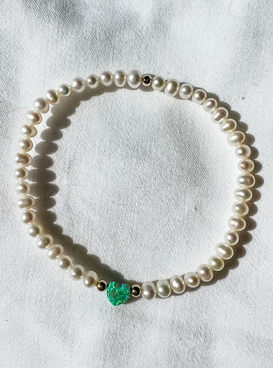 Bara Boheme Heart Charm Elastic Pearl Bracelet in 4 Colors
